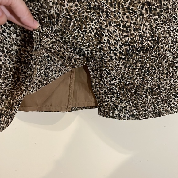 2/$25 90’s Jones Designs Leopard Print Skirt Size 10 - Picture 11 of 14